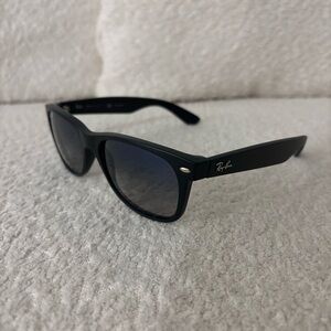Ray-Ban RB 2132 New Wayfarer Black Frames Polarized